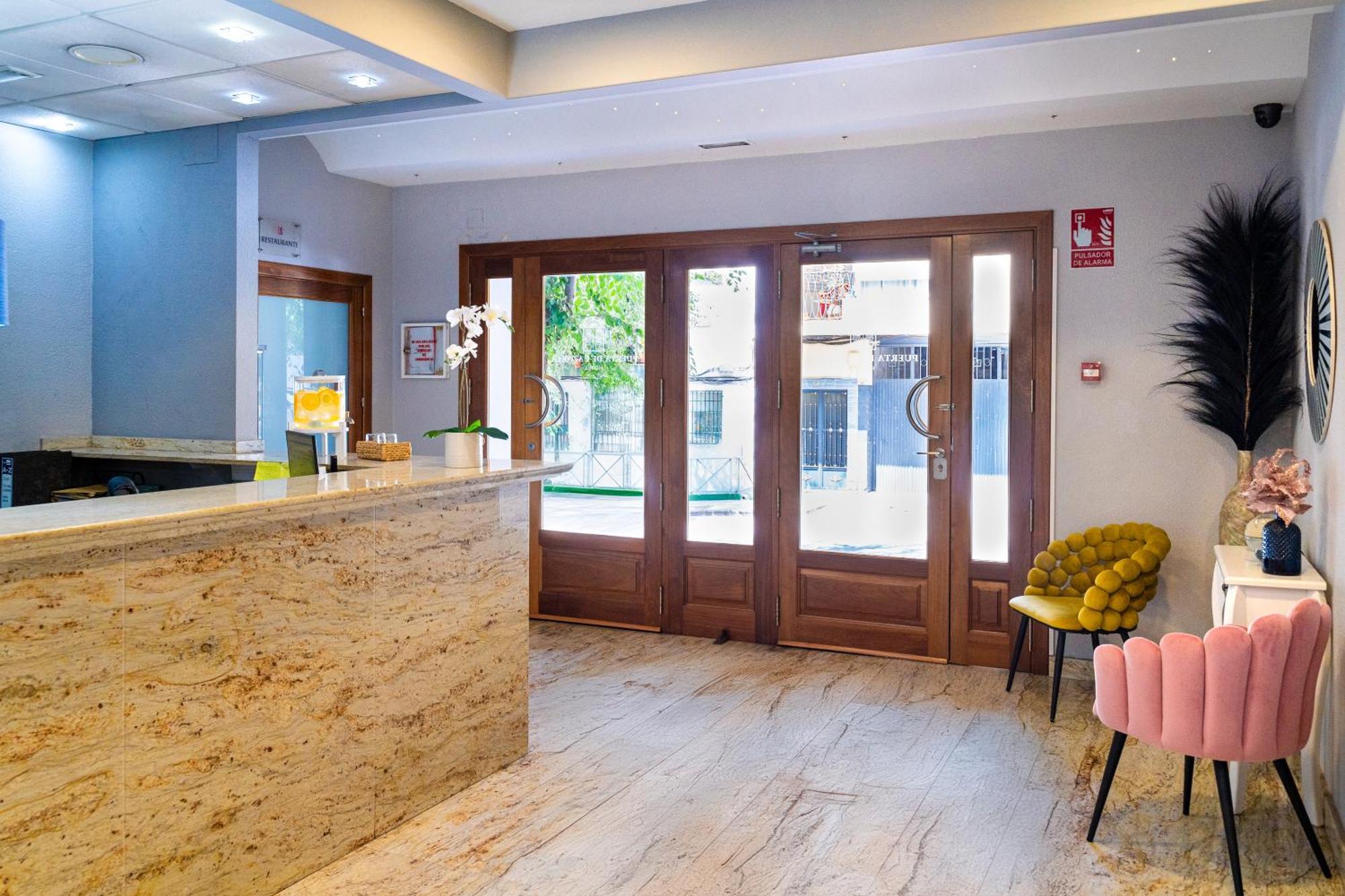 Hotel Puerta De Cazorla Exterior photo